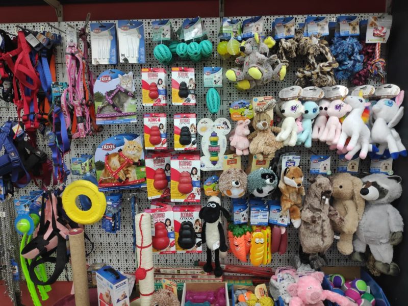 juguetes y accesorios para mascotas